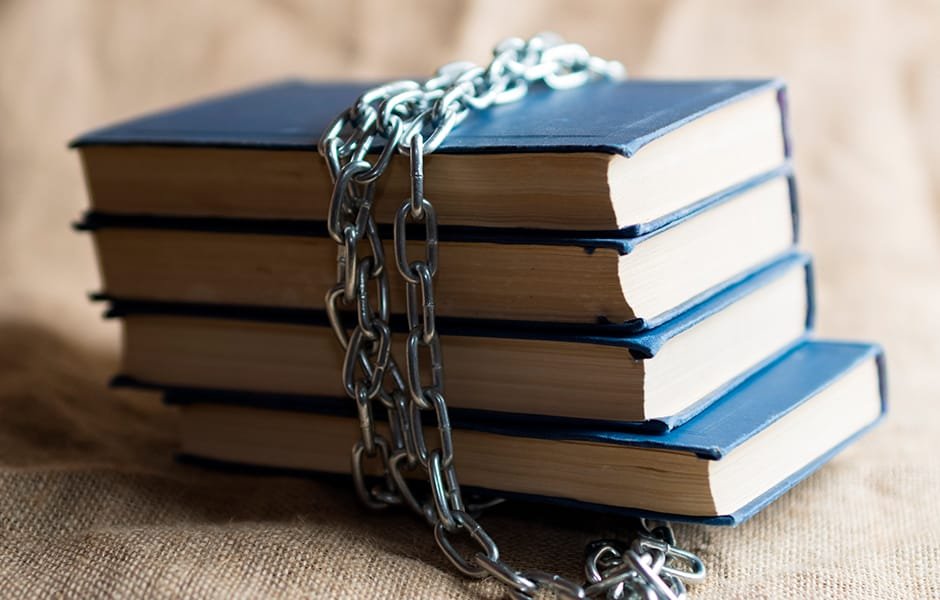 ФСБ против зарубежных книг и журналов